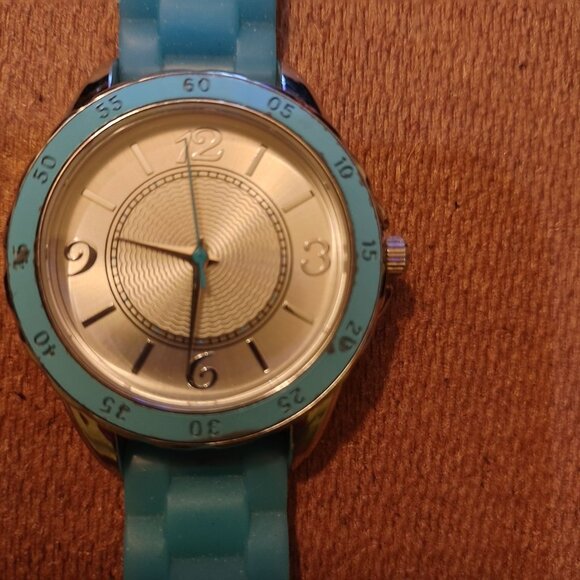 Womens Turquoise Silicone Analog Wristwatch With Silver-Tone Bezel - Picture 3 of 4
